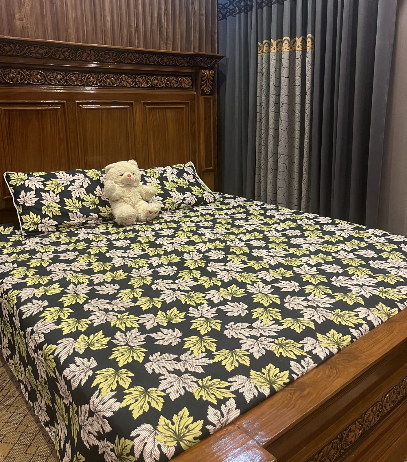 100% Orignal Crystal Cotton King Size Bedsheet Set (3-Piece)